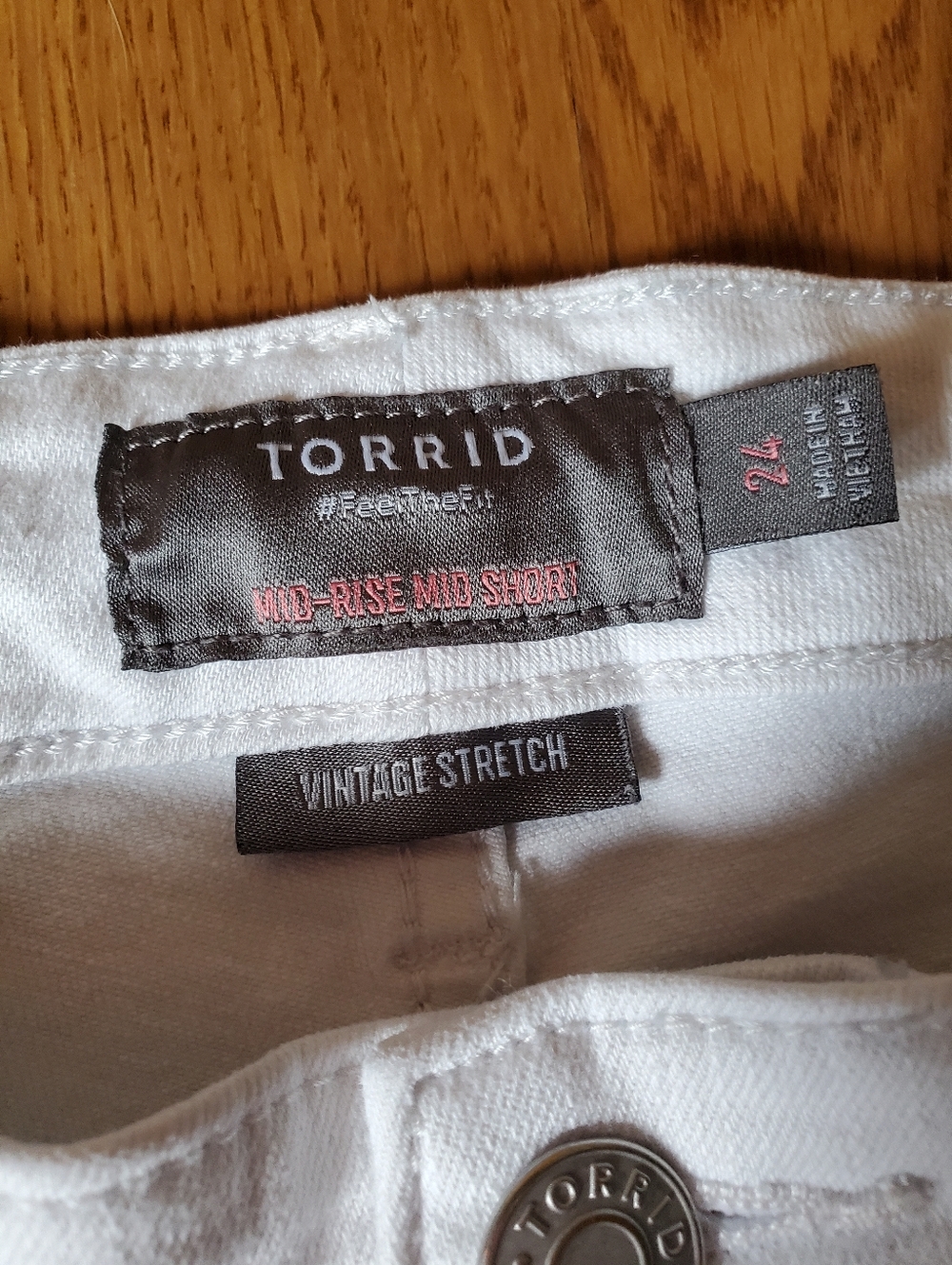 Torrid White Distressed Button-Front Denim Shorts. Size: 24. - Picture 4 of 6